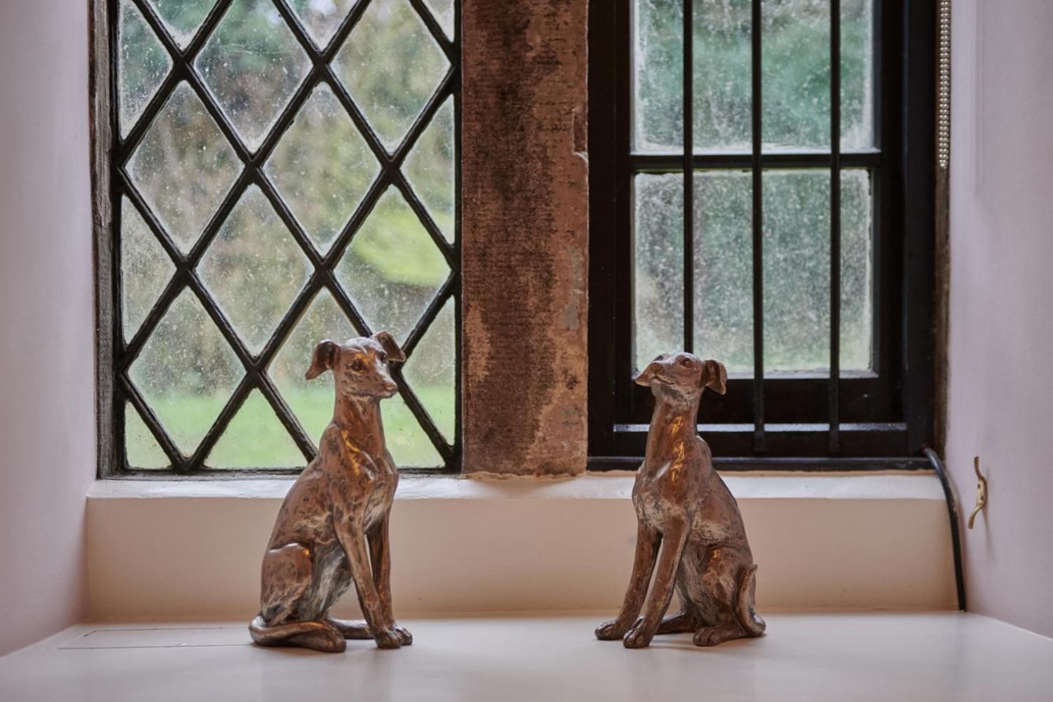The Hunting Tower Villa Baslow Bagian luar foto