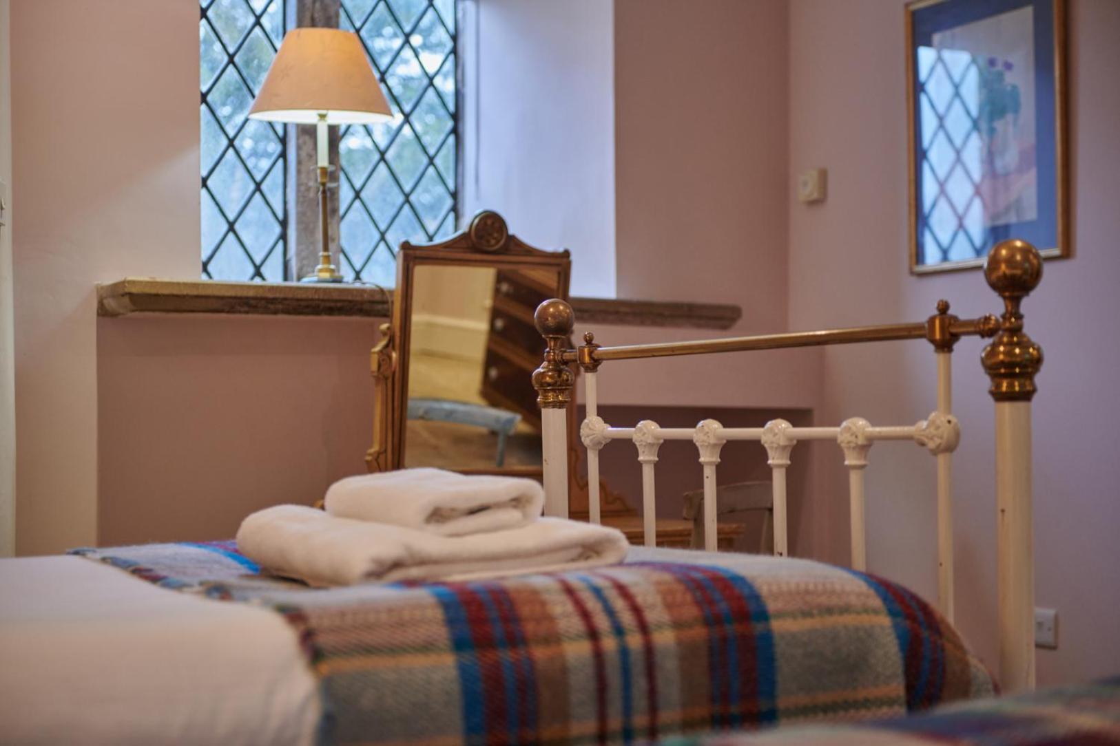 The Hunting Tower Villa Baslow Bagian luar foto