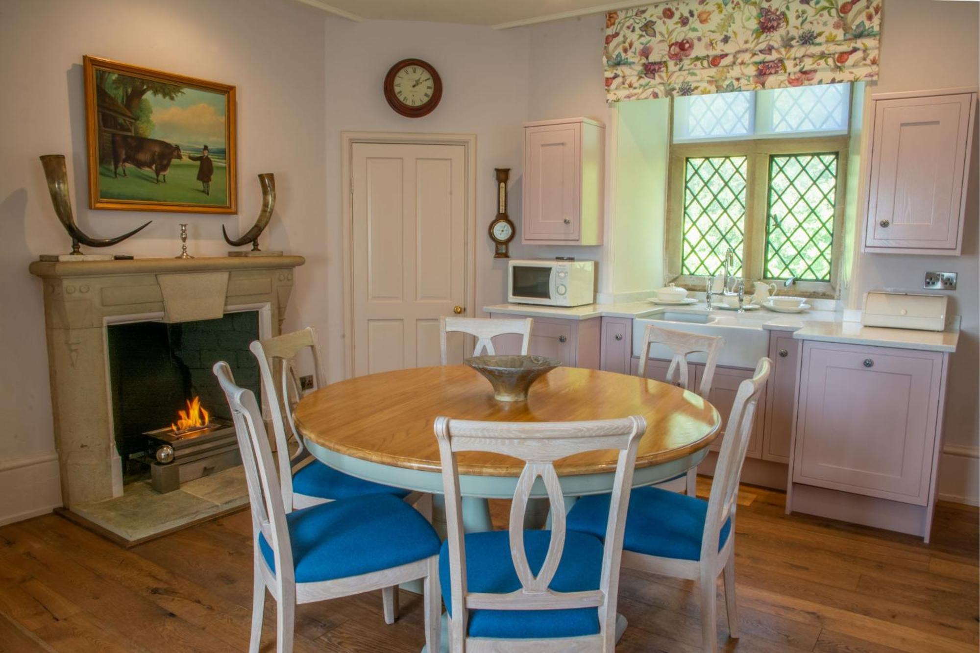 The Hunting Tower Villa Baslow Bagian luar foto