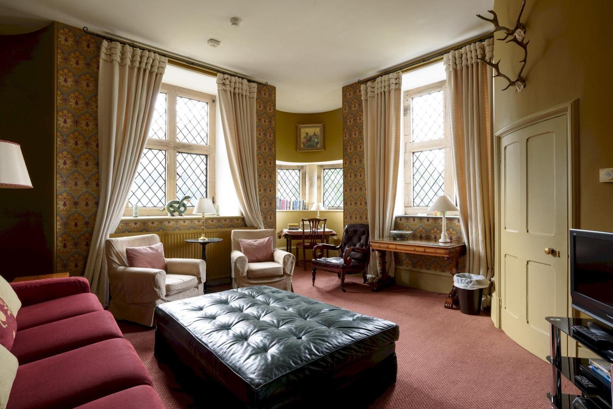 The Hunting Tower Villa Baslow Bagian luar foto